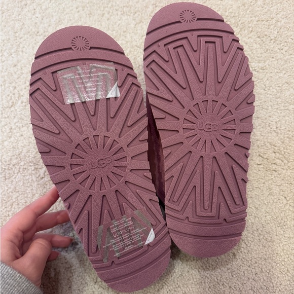 Pink Ugg slippers - Picture 3 of 6